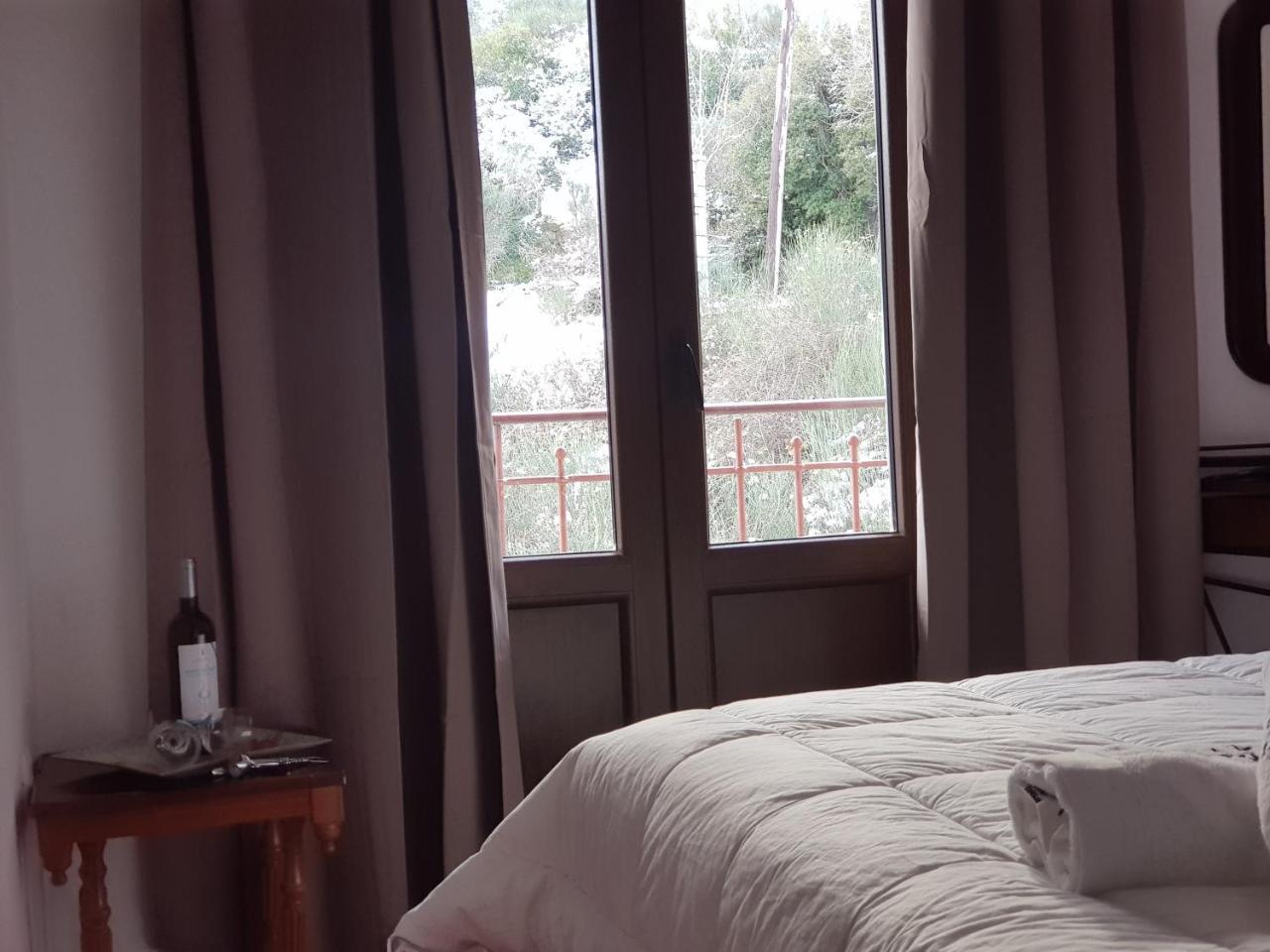 Petra & Elato Art Hotel Valtessiniko Luaran gambar