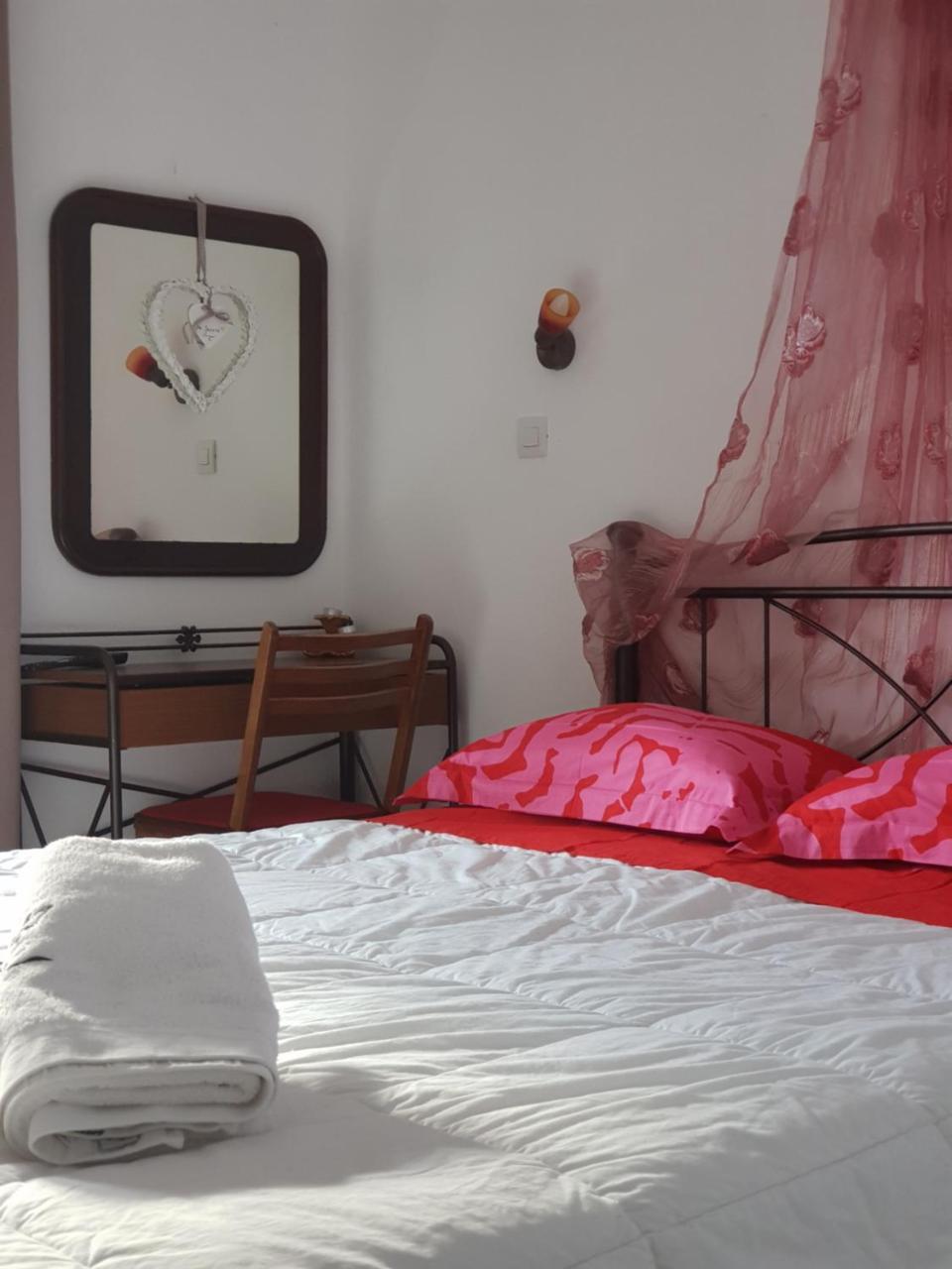 Petra & Elato Art Hotel Valtessiniko Luaran gambar