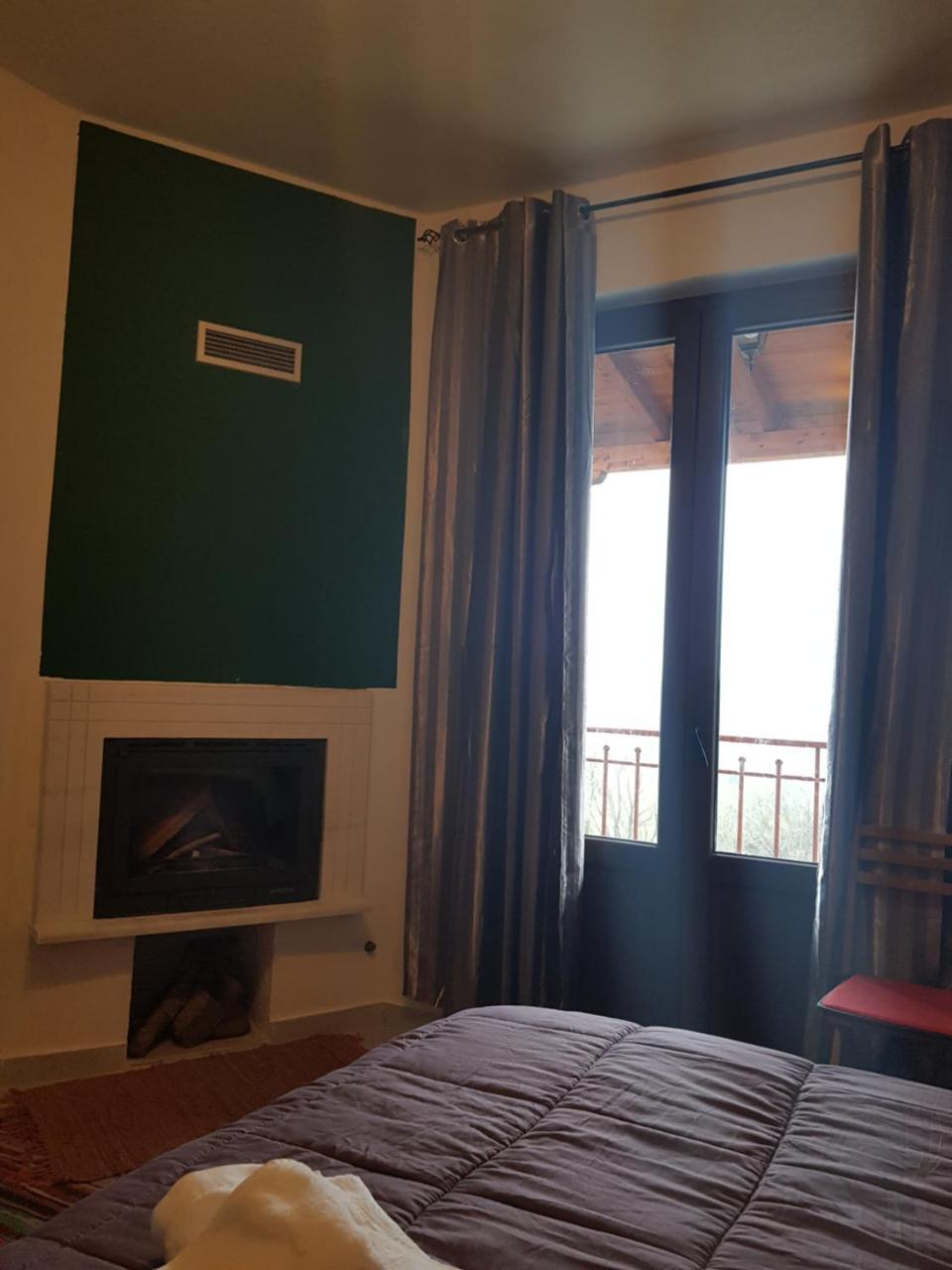 Petra & Elato Art Hotel Valtessiniko Luaran gambar