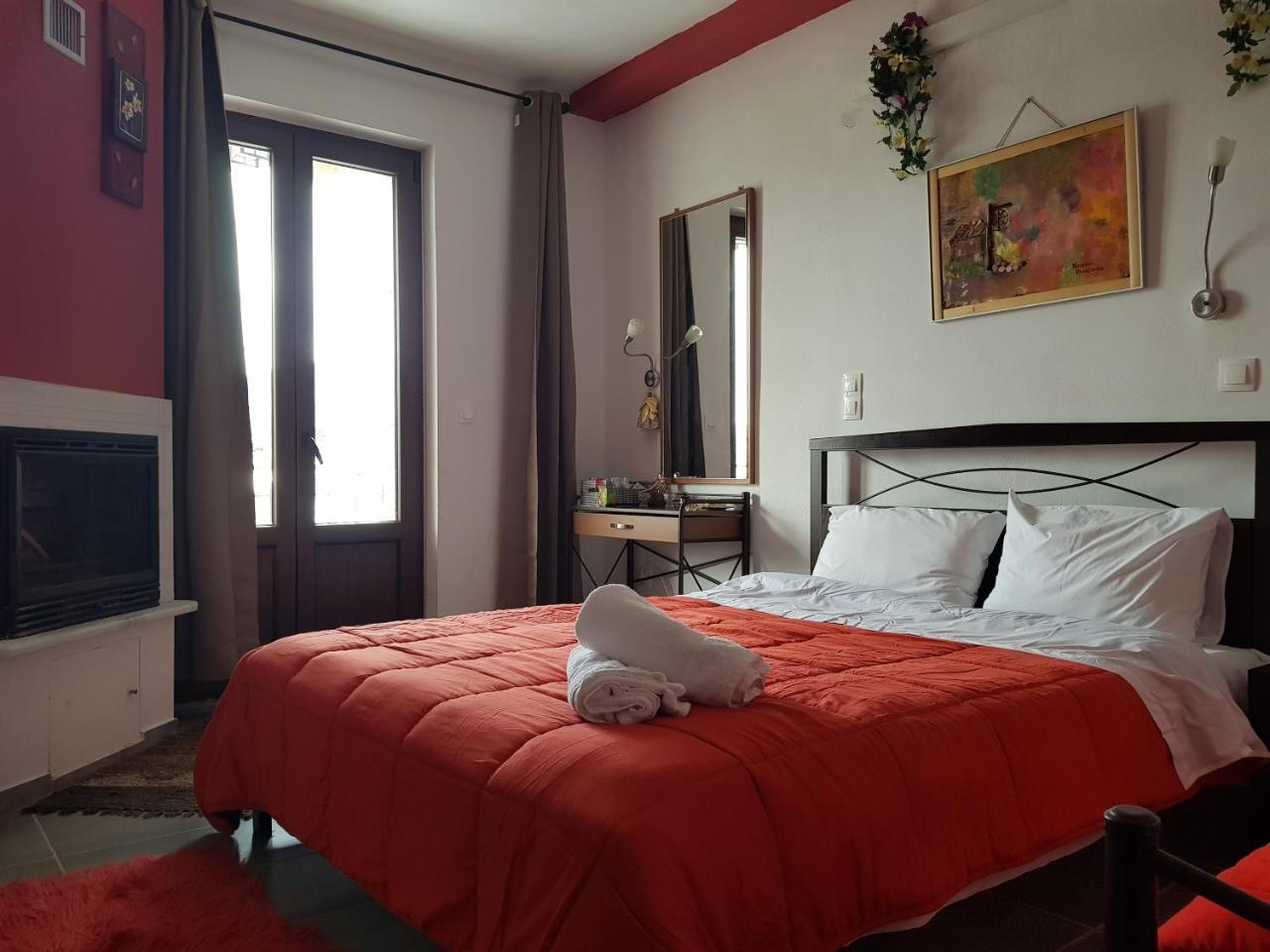 Petra & Elato Art Hotel Valtessiniko Luaran gambar