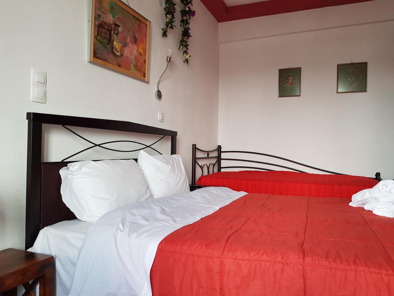 Petra & Elato Art Hotel Valtessiniko Luaran gambar