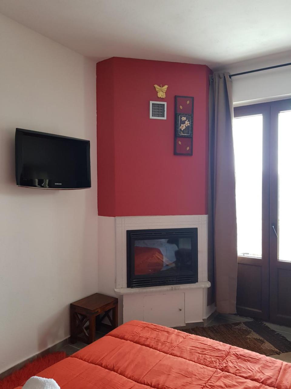 Petra & Elato Art Hotel Valtessiniko Luaran gambar